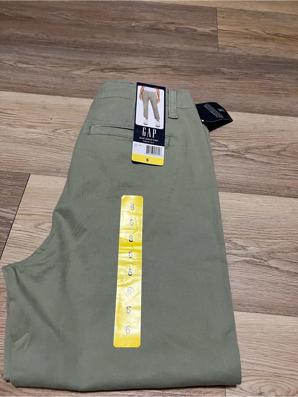 GAP Men's Olive Chino Pants - Light Olive Green